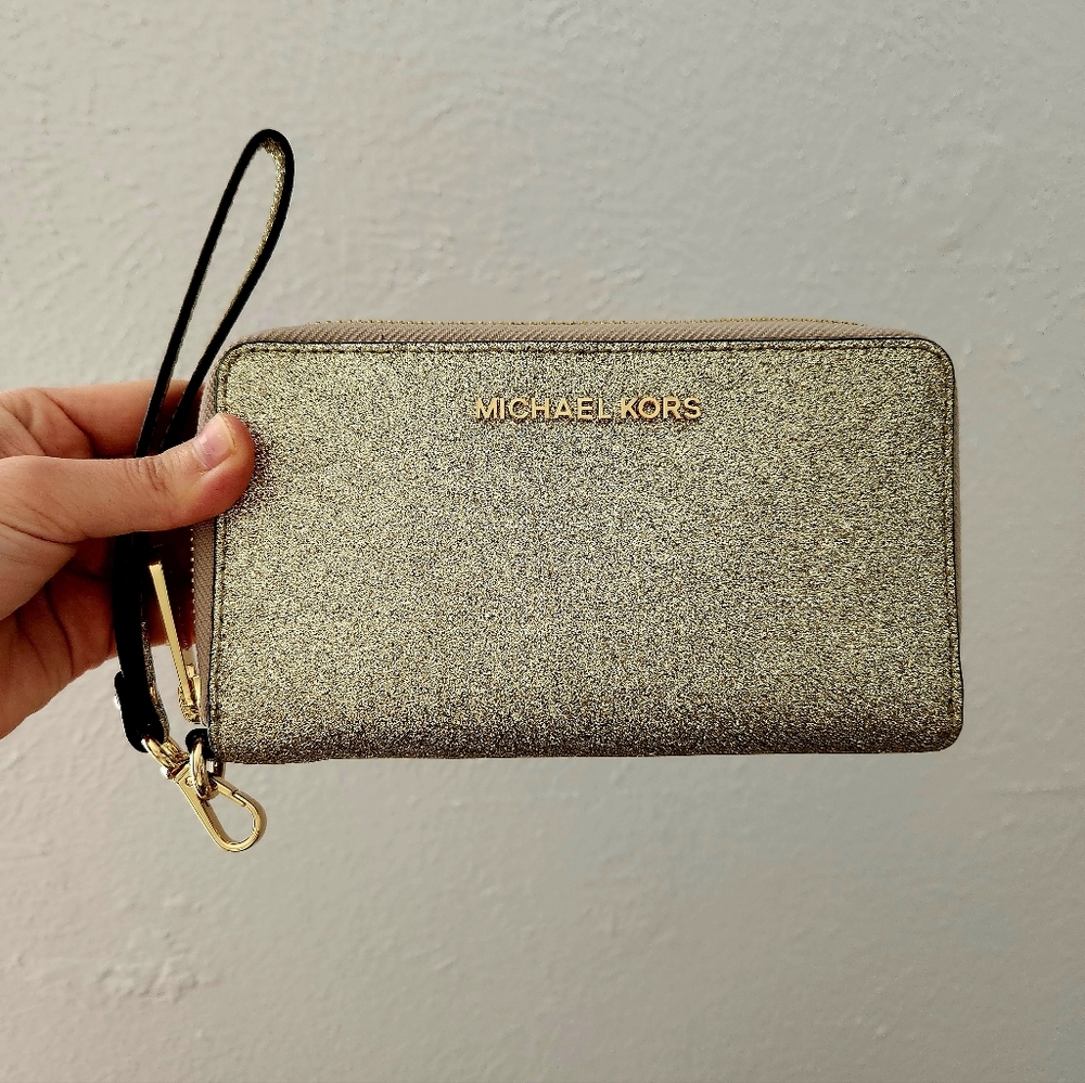 Michael Kors smartphone wristlet wallet